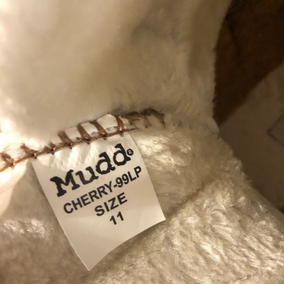 MUDD Boots / Booties - Faux Fur and Synthetic Upper. Excellent Nearly-New. - Picture 7 of 8